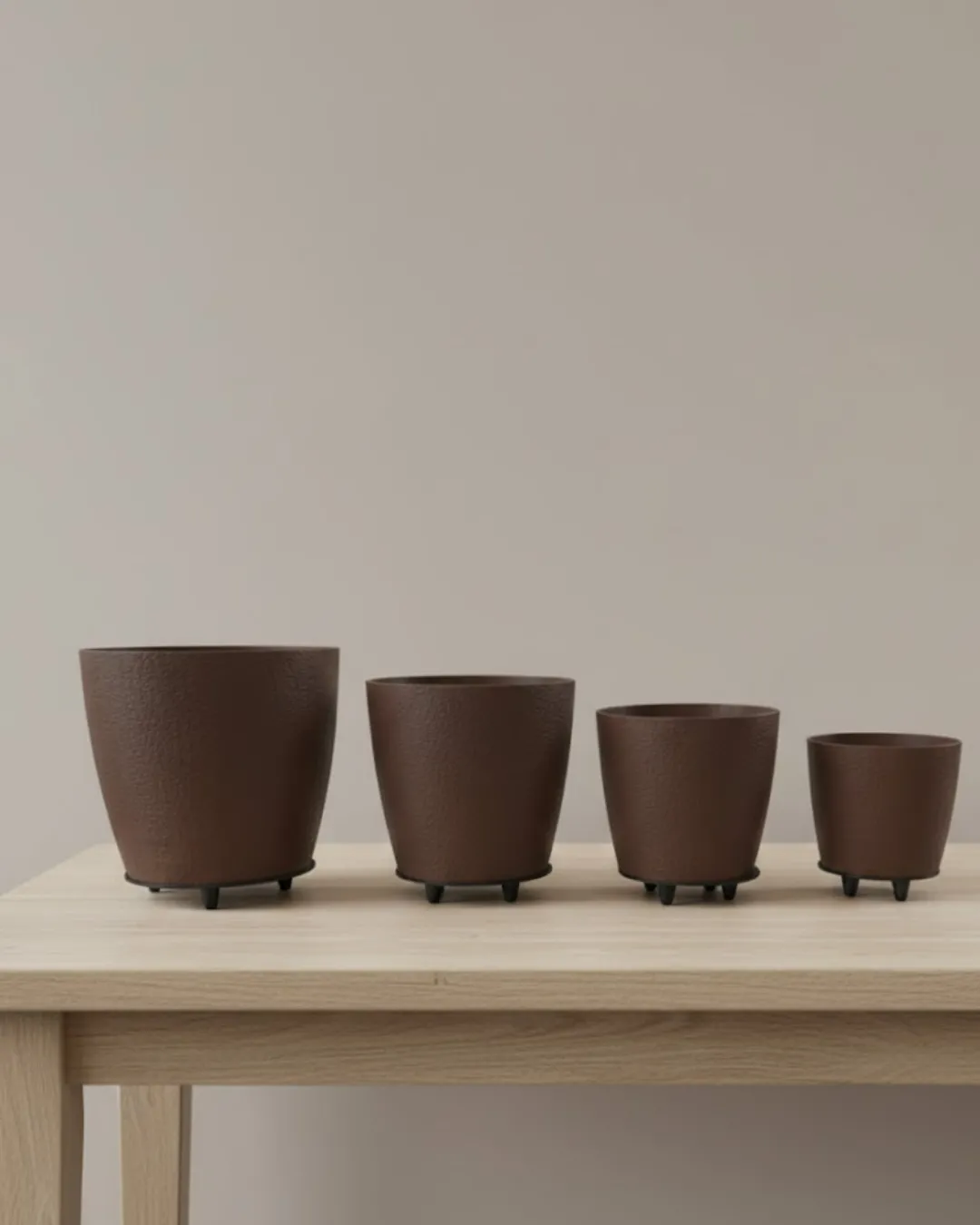 4’lü 3D Kahve Tonlu Ayaklı Saksı Seti Modern Dekoratif Vazo Takımı